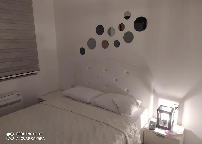 Deluxe Jelena شقة