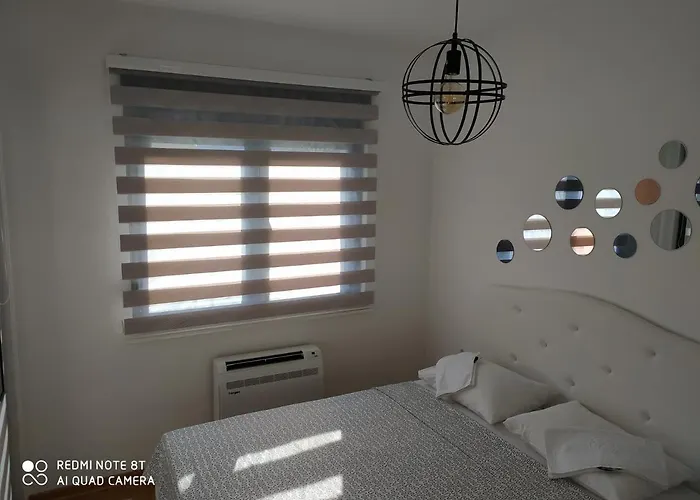 Deluxe Jelena شقة